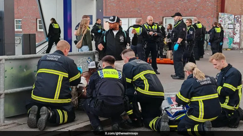 12 человек пострадали при нападении с ножом в Гамбурге