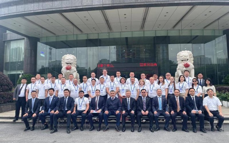 哈水资源和灌溉部部长出席国际大坝委员会大会 哈水资源和灌溉部部长出席国际大坝委员会大会