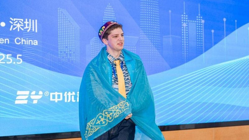 Виктор Репин ь