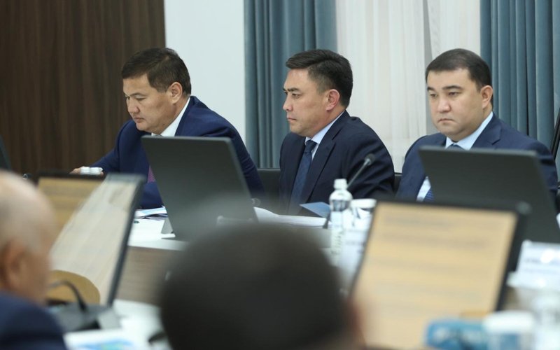 Оңтүстік өңірлердің дамуын талқыланды: артта қалған елді мекендерді бірінші қаржыландыру керек Оңтүстік өңірлердің дамуын талқыланды: артта қалған елді мекендерді бірінші қаржыландыру керек