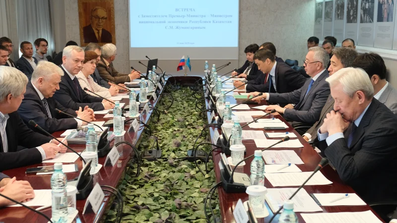 Казахстанская делегация во главе с Сериком Жумангариным посетила наукоград Новосибирской области РФ