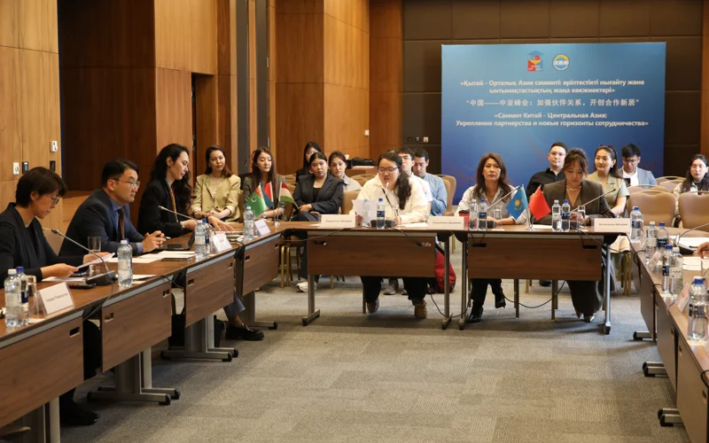 Astanada «Ortalyq Azııa – Qytaı» sammıti qarsańynda yntymaqtastyq perspektıvalary talqylandy 