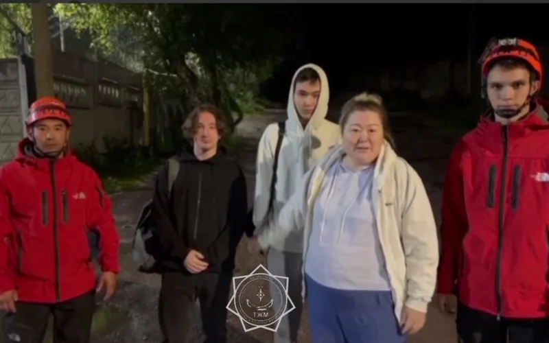 В Алматинской области спасатели спустили туристов с трехтысячной высоты