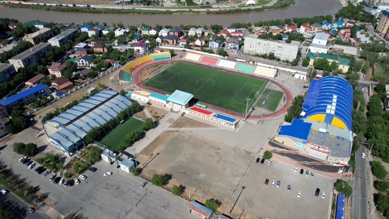 Atyraýda 75 jyl buryn paıdalanýǵa berilgen stadıon taǵy rekonstrýktsııadan ótedi Atyraýda 75 jyl buryn paıdalanýǵa berilgen stadıon taǵy rekonstrýktsııadan ótedi