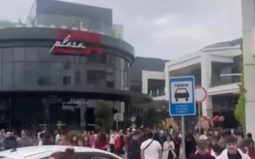 Almaty adamdar Forum oıyn-saýyq ortalyǵynan evakýatsııalandy