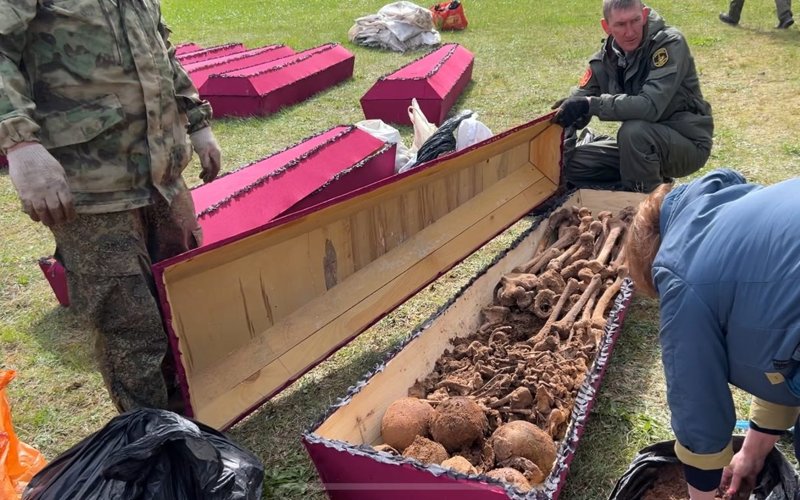 Eske alý vahtasy: 377 jaýyngerdiń súıegi qurmetpen jer qoınyna tapsyryldy