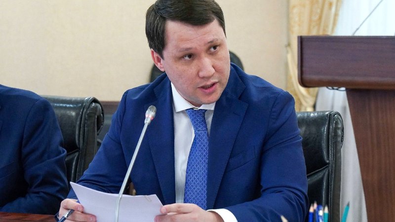 Республиканский штаб по борьбе с саранчей переведен на еженедельный режим — Жумангарин Республиканский штаб по борьбе с саранчей переведен на еженедельный режим — Жумангарин