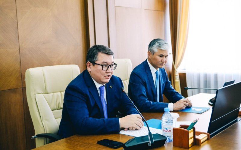 Мәлік Отарбаевтың қатысуымен өткен актив отырысы Мәлік Отарбаевтың қатысуымен өткен актив отырысы