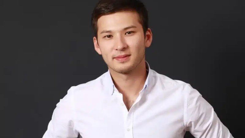 Атақты сылқымдардың күйеуі немен айналысады? Атақты сылқымдардың күйеуі немен айналысады?