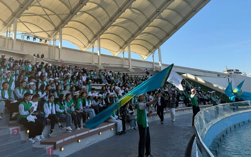 Жасыл елге – 20 жыл: 5 мыңнан астам астаналық жас еңбек маусымын бастады 