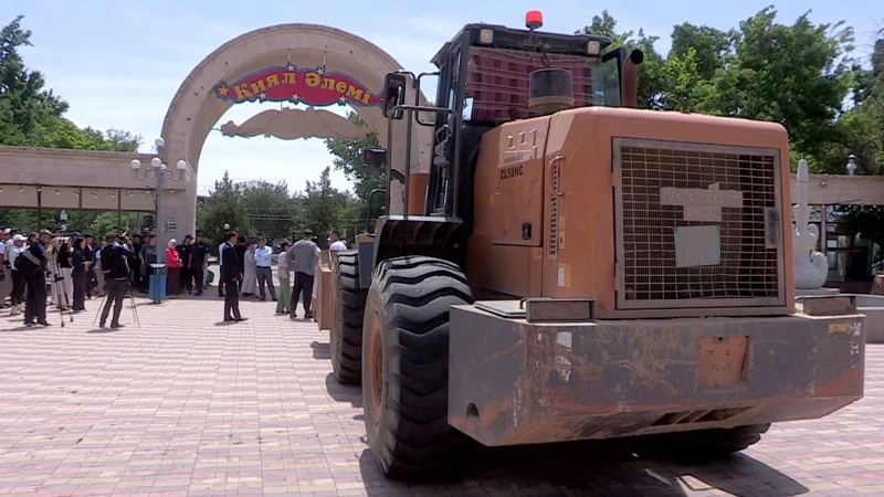 В шымкентском парке «Мир фантазий» начался снос незаконных построек