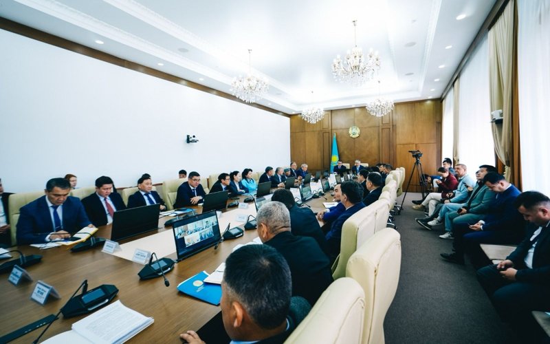 Мәлік Отарбаевтың қатысуымен өткен актив отырысы Мәлік Отарбаевтың қатысуымен өткен актив отырысы