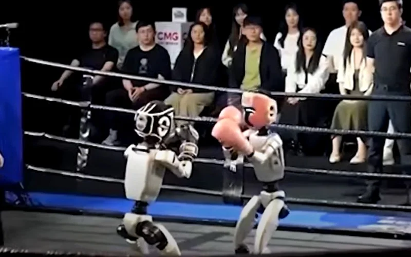 Первый бой гуманоидных роботов состоялся в Китае