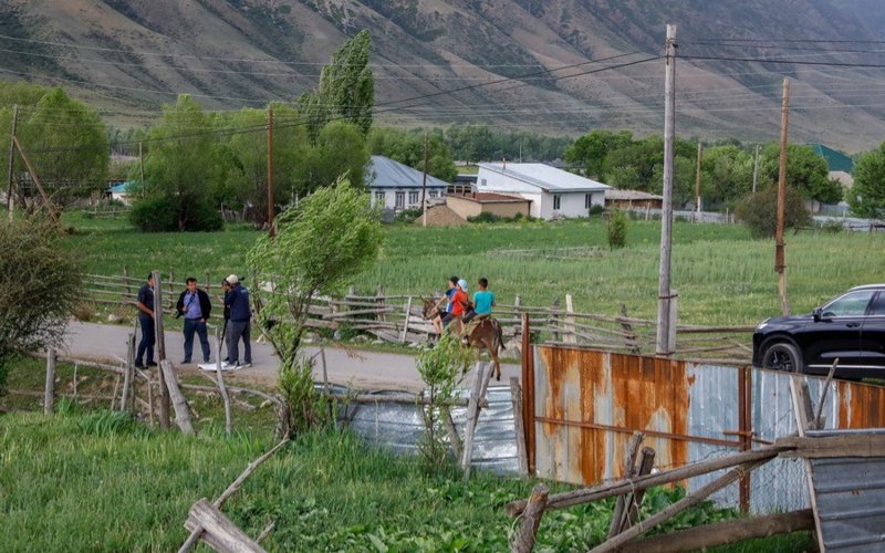 село Саты село