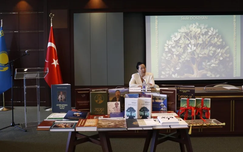 Роман «Өмір бәйтерегі» был представлен турецкому читателю в Анкаре