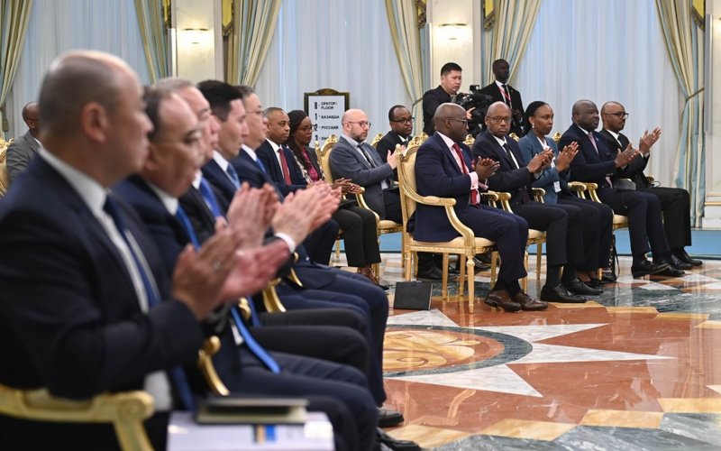 Екі елдің президенті БАҚ өкілдері үшін брифинг өткізді Екі елдің президенті БАҚ өкілдері үшін брифинг өткізді