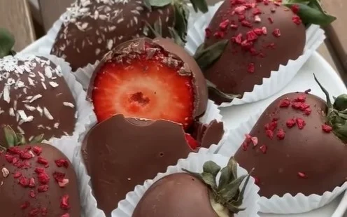 клубника в шоколаде