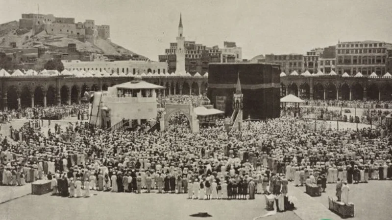 Меккеде Құнанбайды арқалаған Ізғұтты