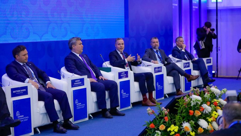 Álibek Jamaýov Energetıka vıtse-mınıstri