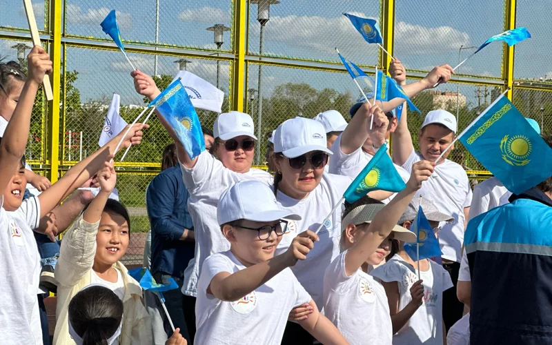 Семейная эстафета прошла в Астане в честь Дня защиты детей