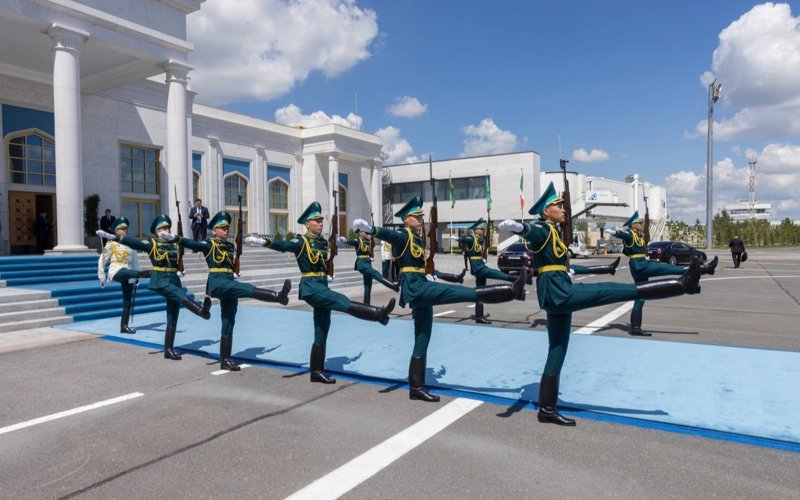Túrikmenstan Prezıdenti Serdar Berdimuhamedov «Ortalyq Azııa – Italııa» sammıtine qatysý úshin Astanaǵa keldi Túrikmenstan Prezıdenti Serdar Berdimuhamedov «Ortalyq Azııa – Italııa» sammıtine qatysý úshin Astanaǵa keldi
