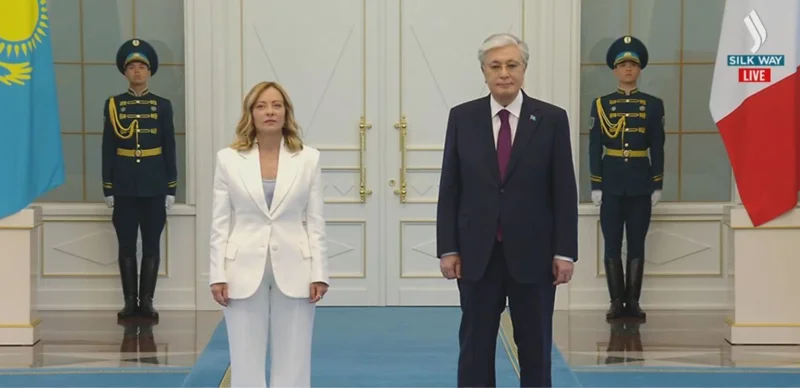 Қасым-Жомарт Тоқаев Ақордада Джорджа Мелониді қарсы алды