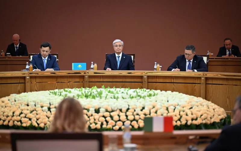 Prezıdent: Qazaqstan Italııaǵa munaı jetkizý kólemin ulǵaıtýǵa daıyn 