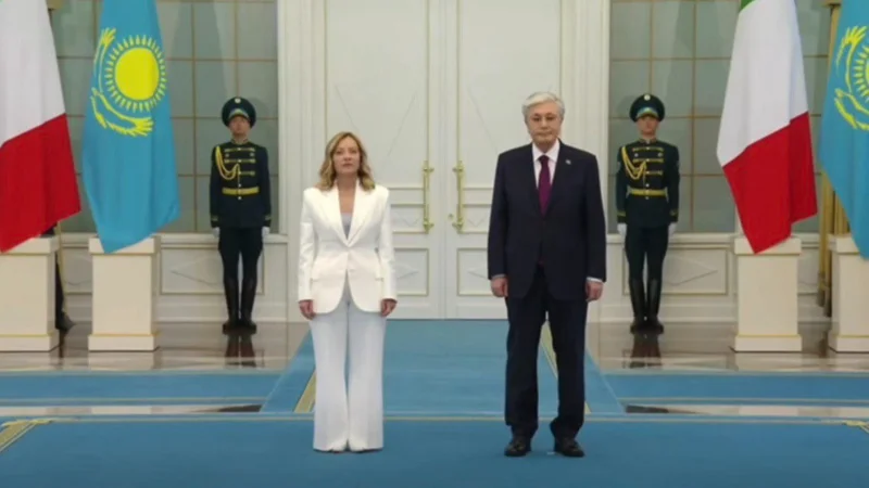 Қасым-Жомарт Тоқаев Ақордада Джорджа Мелониді қарсы алды