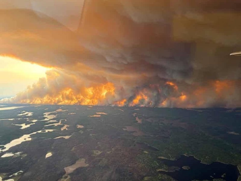 Canadian wildfires force thousands to evacuate Wildfires in Canada