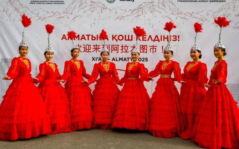 тантанали кутиб олиш маросими имитантанали кутиб олиш марос