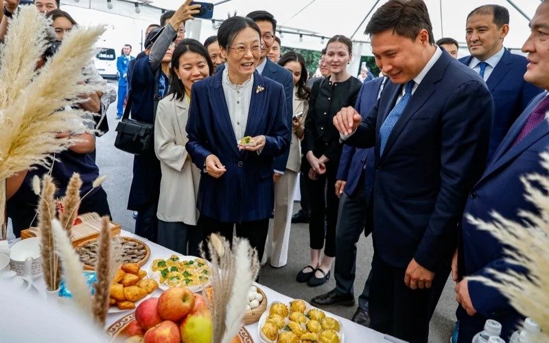 тантанали кутиб олиш маросими тантанали кутиб олиш маросими