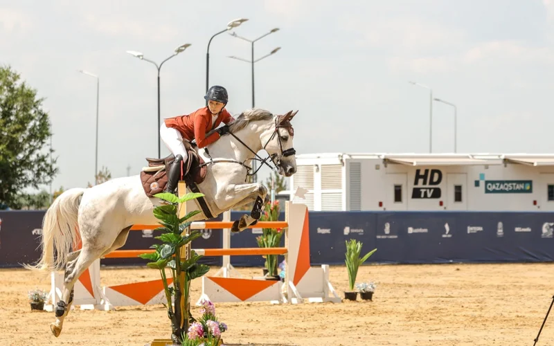 В Астане завершились международные соревнования по конному спорту
