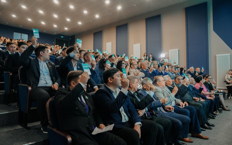 Айдар Садырбаев «AMANAT»-тың Абай облыстық филиалына төраға болып сайланды Айдар Садырбаев «AMANAT»-тың Абай облыстық филиалына төраға болып сайланды