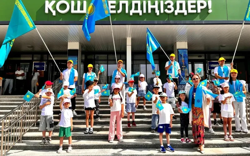 Астанада 10 мыңнан астам бала бір мезетте әнұран орындады