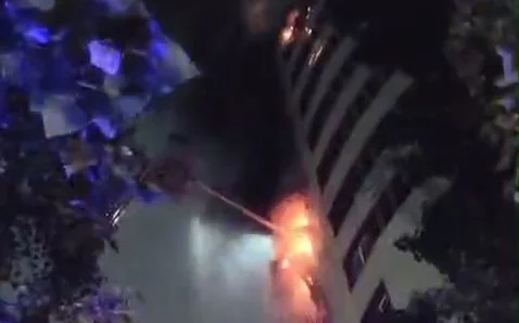 Около 100 человек эвакуированы при пожаре в ЖК «Семь бочек» в Астане