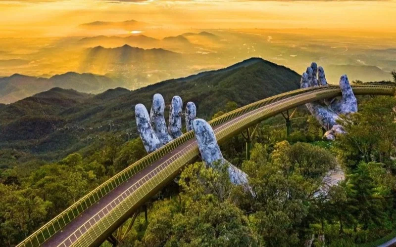 Золотой мост в Дананге. 