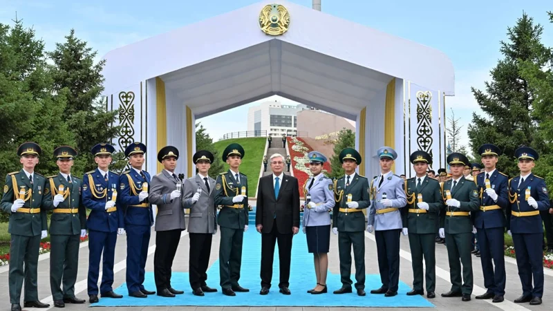 Әскери оқу орындарының 14 үздік түлегі офицерлік шен алды