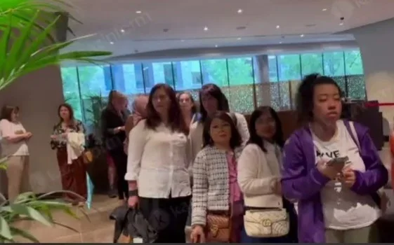 Fans line up in London to meet Dimash Qudaibergen
