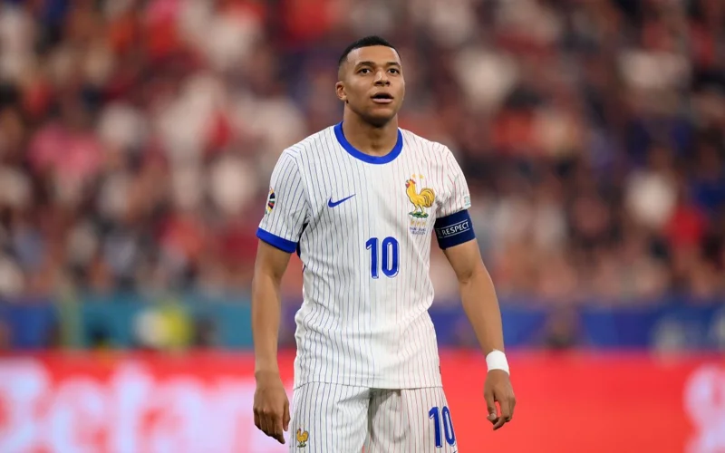 Футболдан Испания құрамасы бүгін Франциямен кездеседі