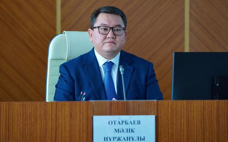 Малик Отарбаев Малик Отарбаев