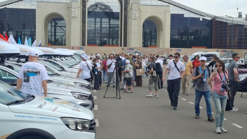 Стартовала международная экспедиция по Центральной Азии Стартовала международная экспедиция по Центральной Азии