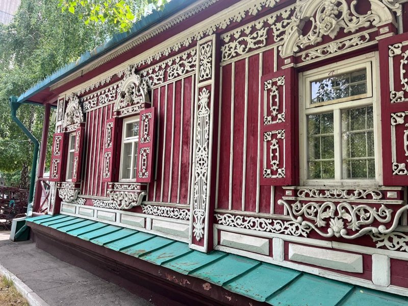 Здание музея имени Бухар жырау в Павлодаре Здание музея имени Бухар жырау в Павлодаре
