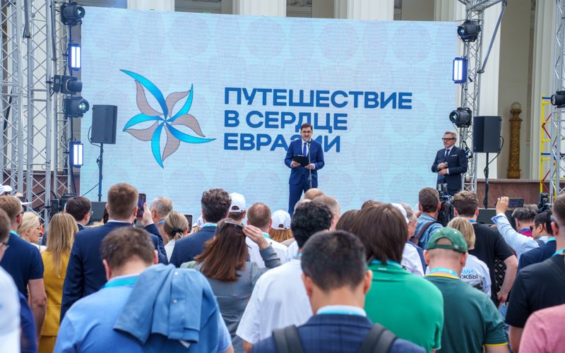 ВДНХ открыл путь масштабной экспедиции через пять стран Центральной Азии ВДНХ открыл путь масштабной экспедиции через пять стран Центральной Азии