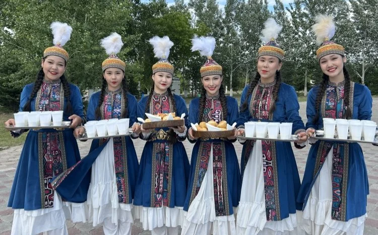 qazaqsha kóılek