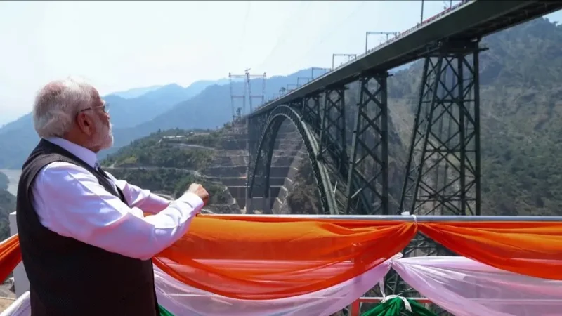 Самый высокий железнодорожный мост в мире открыли в Индии