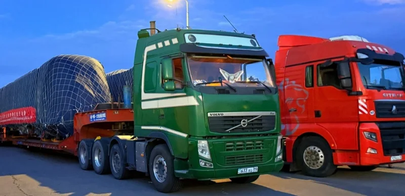 LRT алғашқы екі құрамы Астанаға жеткізілді 