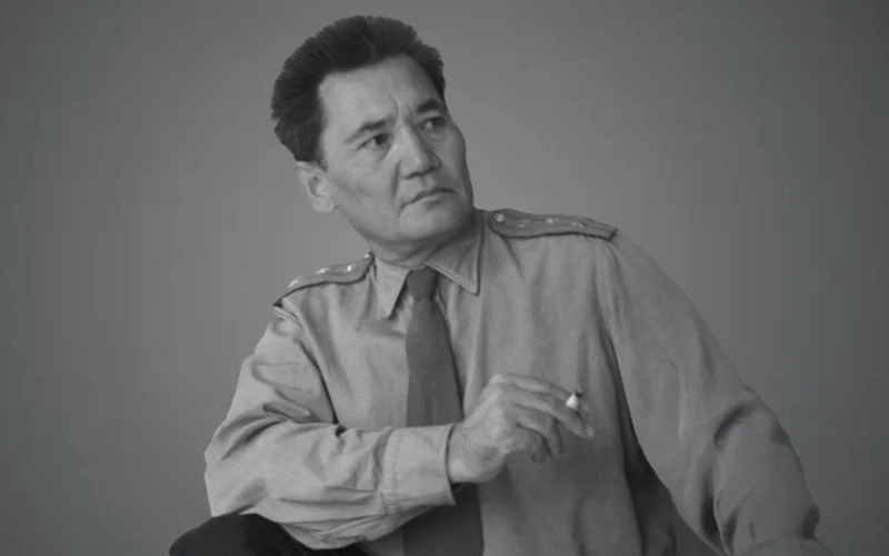 Бауыржан Момышулы