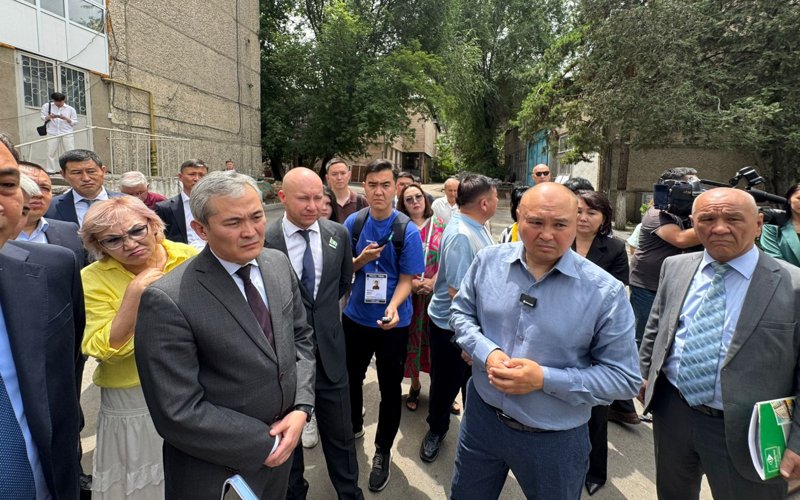 Алматыда ҚазҰАУ аумағындағы тұрғын үй құрылысына қатысты дау шешілмей отыр Алматыда ҚазҰАУ аумағындағы тұрғын үй құрылысына қатысты дау шешілмей отыр