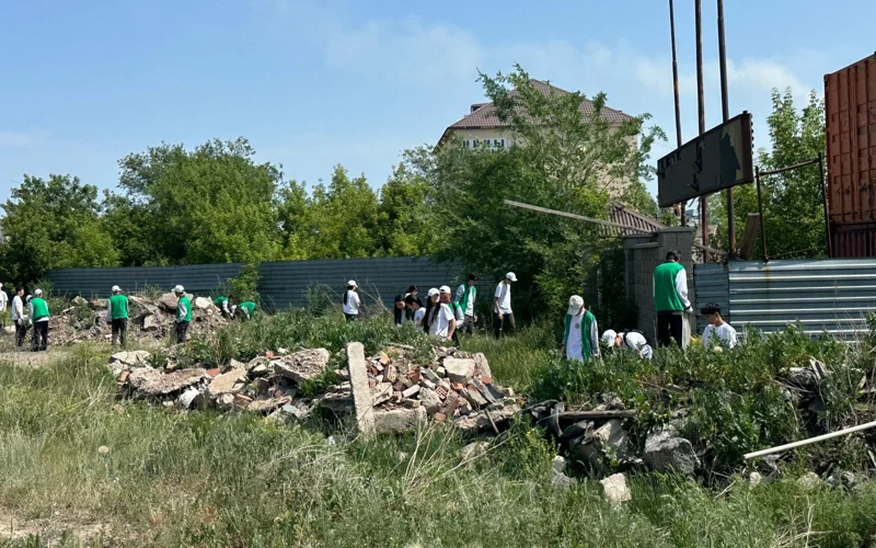 В районе Байқоныр Астаны состоялась акция «Таза сәрсенб» 