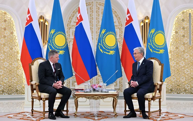 Роберт Фицо пригласил Касым-Жомарта Токаева посетить Словакию